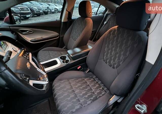 Красный Шевроле Вольт, объемом двигателя 1.4 л и пробегом 155 тыс. км за 9590 $, фото 8 на Automoto.ua