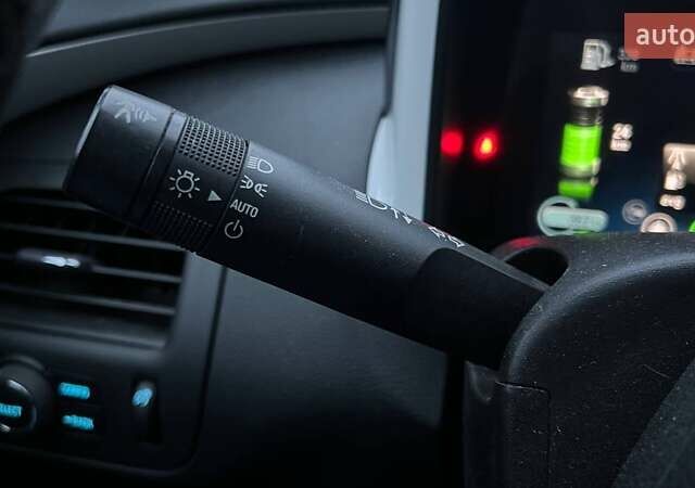 Красный Шевроле Вольт, объемом двигателя 1.4 л и пробегом 155 тыс. км за 9590 $, фото 14 на Automoto.ua