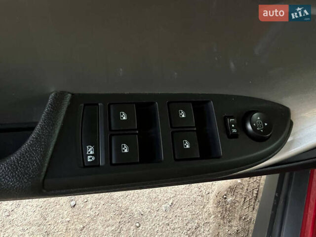 Красный Шевроле Вольт, объемом двигателя 1.4 л и пробегом 120 тыс. км за 11500 $, фото 8 на Automoto.ua