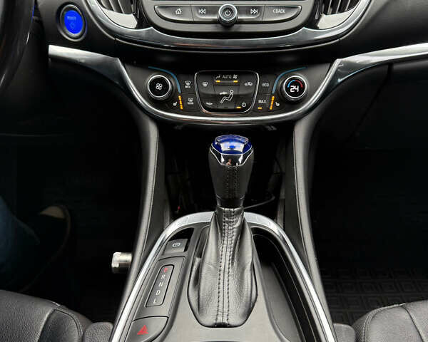 Красный Шевроле Вольт, объемом двигателя 1.49 л и пробегом 96 тыс. км за 13999 $, фото 7 на Automoto.ua