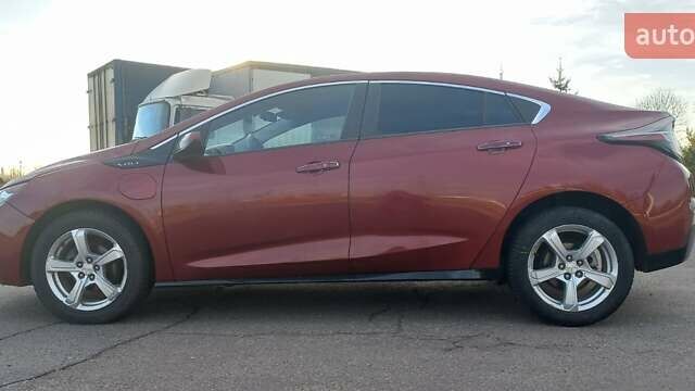 Красный Шевроле Вольт, объемом двигателя 1.5 л и пробегом 178 тыс. км за 13700 $, фото 2 на Automoto.ua