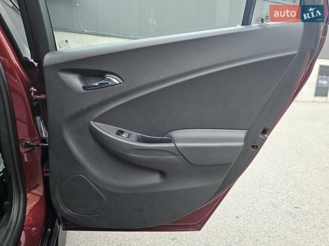 Шевроле Вольт 2016 в Киеве на Automoto.ua Красный Шевроле Вольт, объемом двигателя 1.5 л и пробегом 158 тыс. км за 12500 $, фото 40 на Automoto.ua