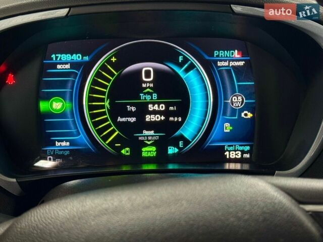 Красный Шевроле Вольт, объемом двигателя 1.5 л и пробегом 288 тыс. км за 11990 $, фото 81 на Automoto.ua