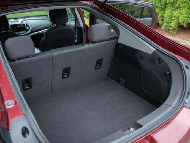 Красный Шевроле Вольт, объемом двигателя 1.5 л и пробегом 121 тыс. км за 9399 $, фото 2 на Automoto.ua