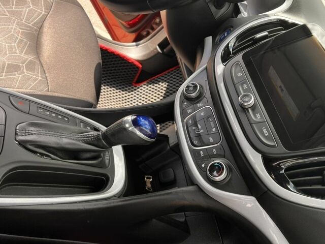 Красный Шевроле Вольт, объемом двигателя 1.5 л и пробегом 140 тыс. км за 15000 $, фото 11 на Automoto.ua