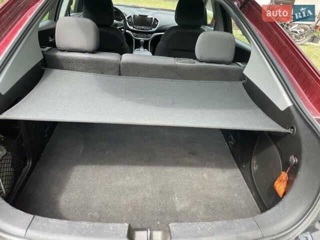 Шевроле Вольт 2018 в Золочев на Automoto.ua Красный Шевроле Вольт, объемом двигателя 1.5 л и пробегом 136 тыс. км за 16900 $, фото 6 на Automoto.ua