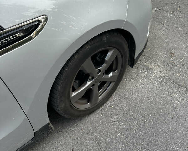 Серый Шевроле Вольт, объемом двигателя 1.4 л и пробегом 180 тыс. км за 7999 $, фото 2 на Automoto.ua