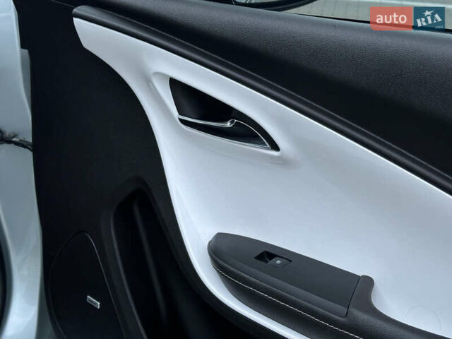 Серый Шевроле Вольт, объемом двигателя 1.4 л и пробегом 182 тыс. км за 8999 $, фото 43 на Automoto.ua