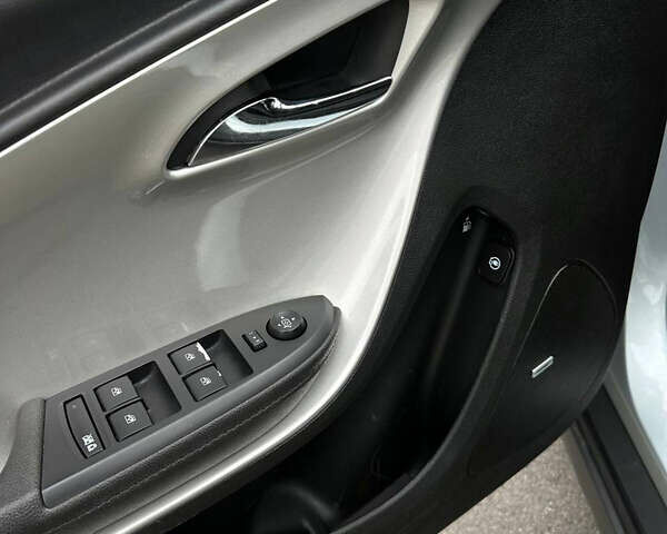 Серый Шевроле Вольт, объемом двигателя 1.4 л и пробегом 300 тыс. км за 7999 $, фото 8 на Automoto.ua