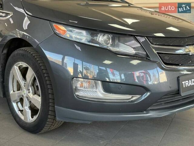 Серый Шевроле Вольт, объемом двигателя 1.4 л и пробегом 293 тыс. км за 10490 $, фото 2 на Automoto.ua
