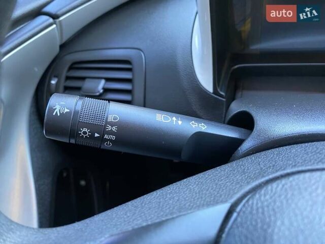 Сірий Шевроле Вольт, об'ємом двигуна 1.4 л та пробігом 142 тис. км за 10900 $, фото 42 на Automoto.ua