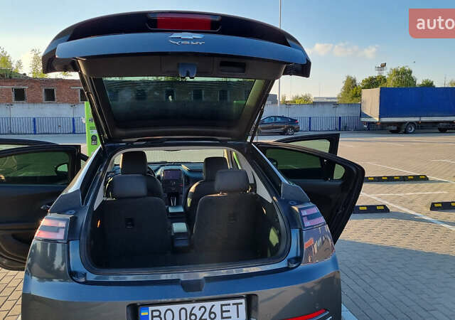 Серый Шевроле Вольт, объемом двигателя 1.4 л и пробегом 188 тыс. км за 11900 $, фото 3 на Automoto.ua