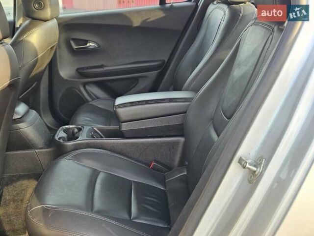 Серый Шевроле Вольт, объемом двигателя 1.4 л и пробегом 131 тыс. км за 11000 $, фото 20 на Automoto.ua