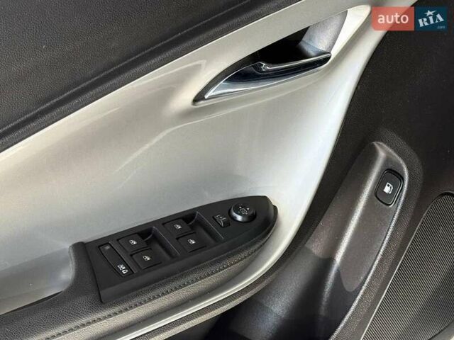 Серый Шевроле Вольт, объемом двигателя 1.4 л и пробегом 168 тыс. км за 11490 $, фото 9 на Automoto.ua