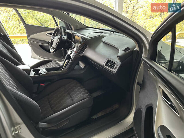 Серый Шевроле Вольт, объемом двигателя 1.4 л и пробегом 154 тыс. км за 11200 $, фото 17 на Automoto.ua