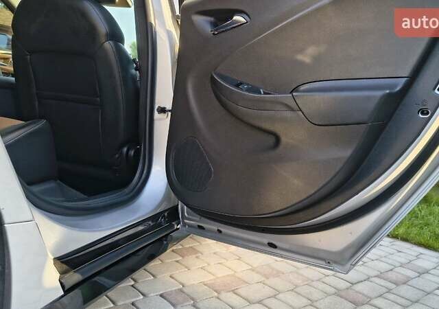 Серый Шевроле Вольт, объемом двигателя 1.5 л и пробегом 175 тыс. км за 16000 $, фото 13 на Automoto.ua