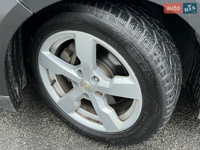 Серый Шевроле Вольт, объемом двигателя 1.4 л и пробегом 176 тыс. км за 12199 $, фото 9 на Automoto.ua