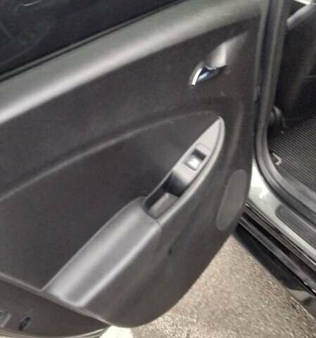 Сірий Шевроле Вольт, об'ємом двигуна 1.49 л та пробігом 180 тис. км за 15800 $, фото 8 на Automoto.ua