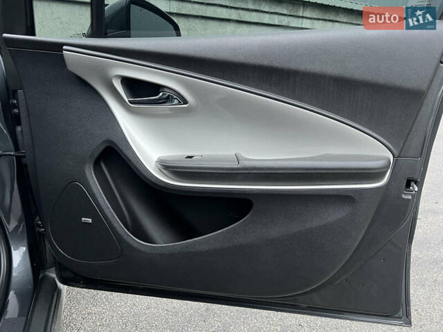 Серый Шевроле Вольт, объемом двигателя 1.4 л и пробегом 176 тыс. км за 12199 $, фото 29 на Automoto.ua