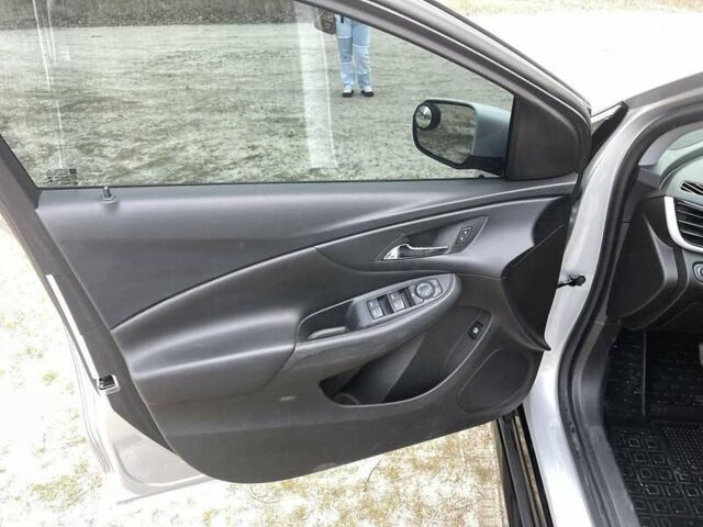 Сірий Шевроле Вольт, об'ємом двигуна 1.49 л та пробігом 120 тис. км за 14000 $, фото 11 на Automoto.ua