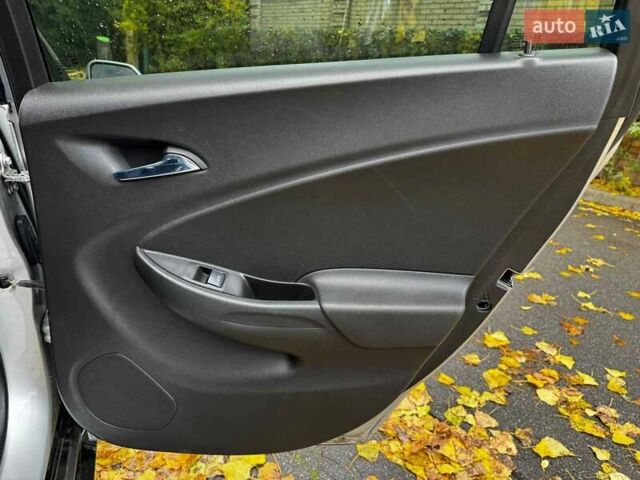 Сірий Шевроле Вольт, об'ємом двигуна 1.5 л та пробігом 185 тис. км за 12990 $, фото 28 на Automoto.ua
