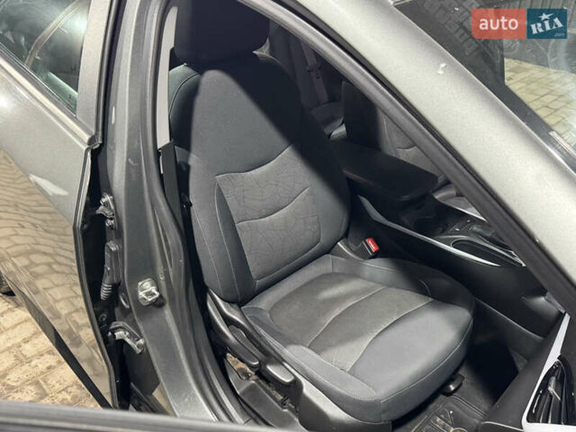 Сірий Шевроле Вольт, об'ємом двигуна 1.49 л та пробігом 196 тис. км за 11400 $, фото 29 на Automoto.ua