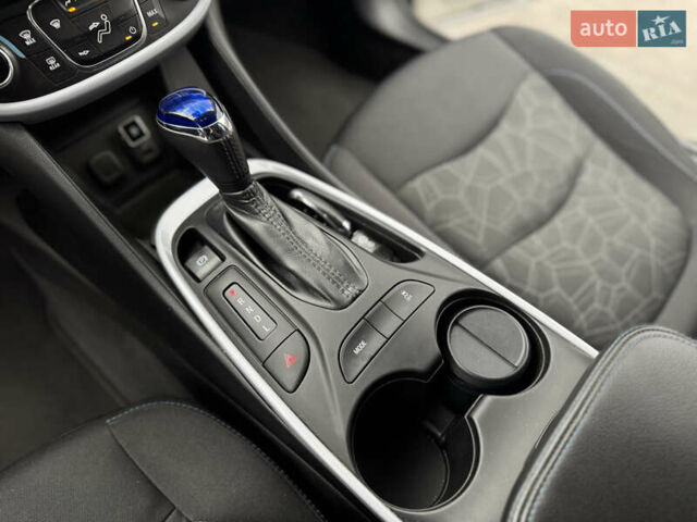 Серый Шевроле Вольт, объемом двигателя 1.49 л и пробегом 178 тыс. км за 14000 $, фото 39 на Automoto.ua