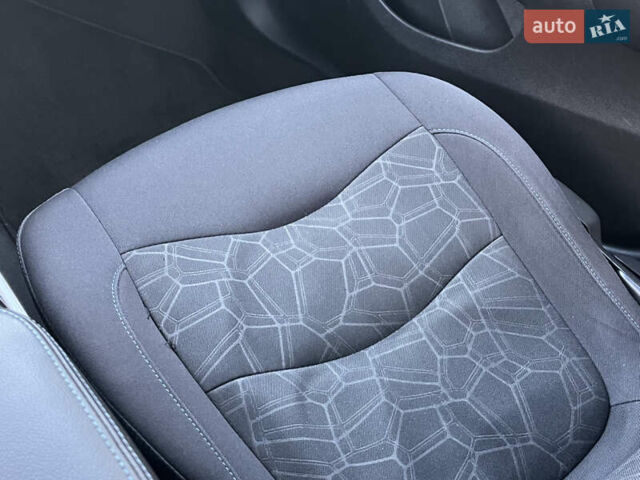 Серый Шевроле Вольт, объемом двигателя 1.5 л и пробегом 92 тыс. км за 12900 $, фото 31 на Automoto.ua