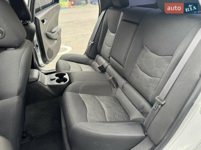 Серый Шевроле Вольт, объемом двигателя 1.49 л и пробегом 178 тыс. км за 14000 $, фото 38 на Automoto.ua