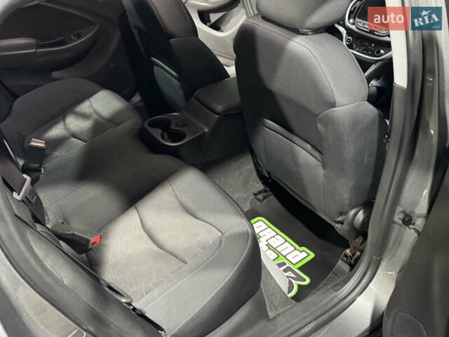 Серый Шевроле Вольт, объемом двигателя 1.49 л и пробегом 196 тыс. км за 11500 $, фото 30 на Automoto.ua