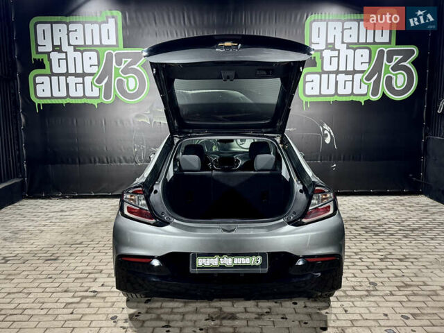 Серый Шевроле Вольт, объемом двигателя 1.49 л и пробегом 196 тыс. км за 11500 $, фото 21 на Automoto.ua