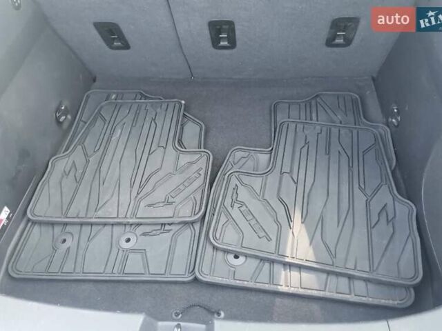 Серый Шевроле Вольт, объемом двигателя 1.5 л и пробегом 132 тыс. км за 14600 $, фото 10 на Automoto.ua