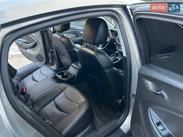 Серый Шевроле Вольт, объемом двигателя 1.49 л и пробегом 82 тыс. км за 19200 $, фото 14 на Automoto.ua