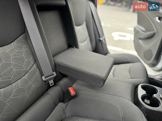 Серый Шевроле Вольт, объемом двигателя 1.49 л и пробегом 178 тыс. км за 14000 $, фото 34 на Automoto.ua