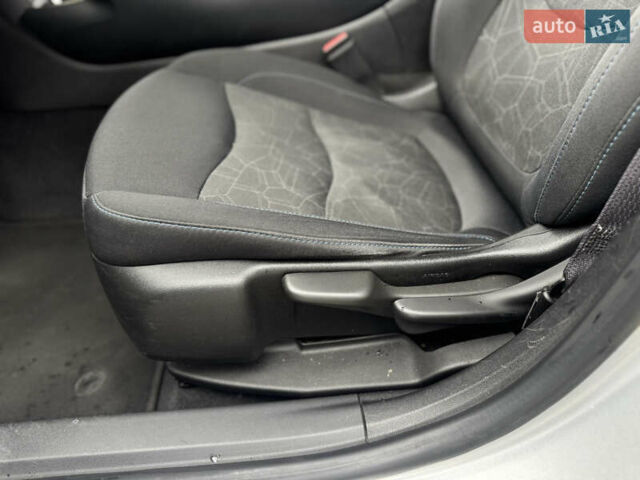 Серый Шевроле Вольт, объемом двигателя 1.49 л и пробегом 178 тыс. км за 14000 $, фото 23 на Automoto.ua