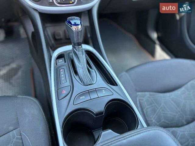Сірий Шевроле Вольт, об'ємом двигуна 1.49 л та пробігом 98 тис. км за 15200 $, фото 22 на Automoto.ua