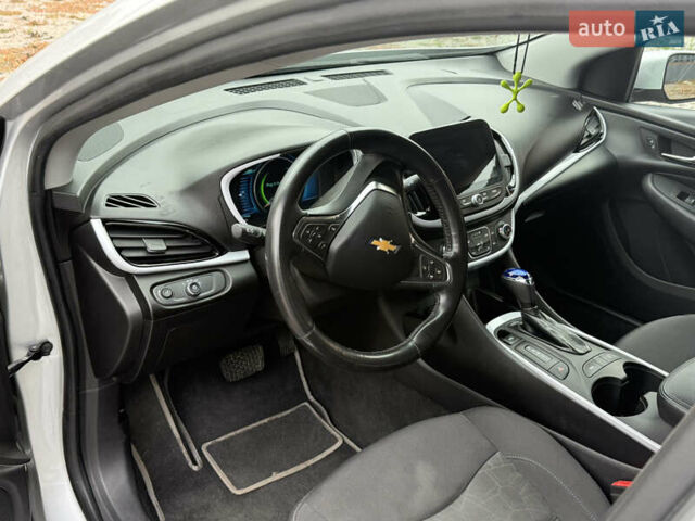 Серый Шевроле Вольт, объемом двигателя 1.5 л и пробегом 187 тыс. км за 14000 $, фото 4 на Automoto.ua