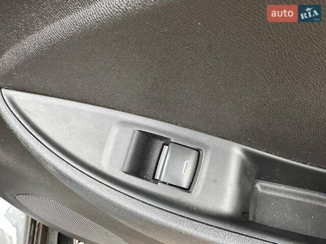Серый Шевроле Вольт, объемом двигателя 1.5 л и пробегом 124 тыс. км за 15800 $, фото 29 на Automoto.ua