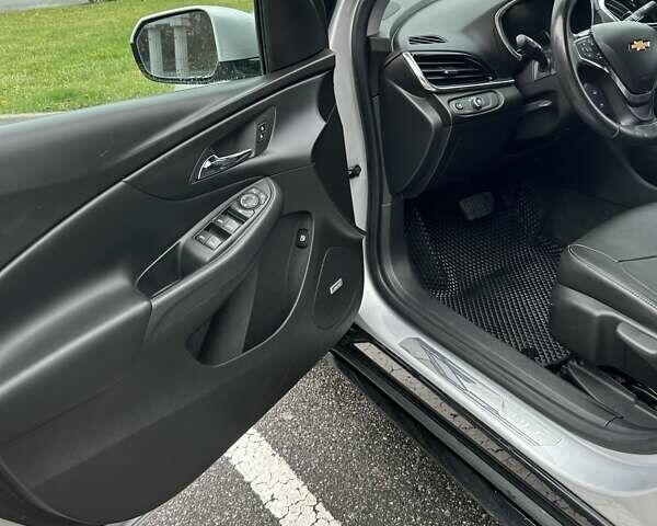 Серый Шевроле Вольт, объемом двигателя 1.49 л и пробегом 135 тыс. км за 17500 $, фото 7 на Automoto.ua