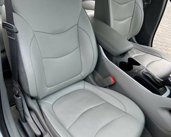 Серый Шевроле Вольт, объемом двигателя 1.49 л и пробегом 32 тыс. км за 20300 $, фото 17 на Automoto.ua