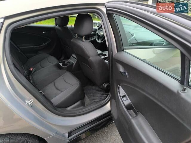 Серый Шевроле Вольт, объемом двигателя 1.5 л и пробегом 150 тыс. км за 12900 $, фото 16 на Automoto.ua