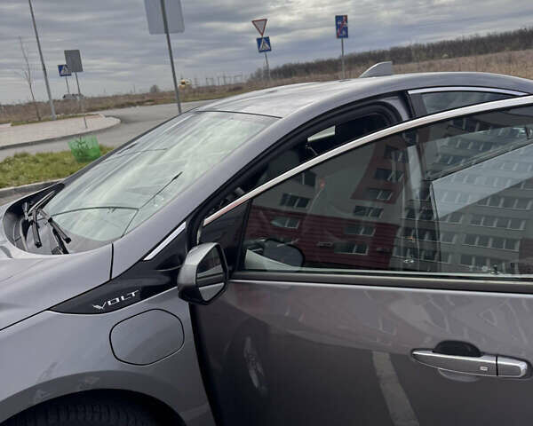 Сірий Шевроле Вольт, об'ємом двигуна 1.5 л та пробігом 124 тис. км за 18200 $, фото 2 на Automoto.ua
