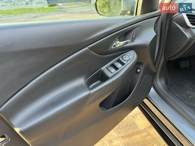 Сірий Шевроле Вольт, об'ємом двигуна 1.5 л та пробігом 119 тис. км за 15300 $, фото 13 на Automoto.ua