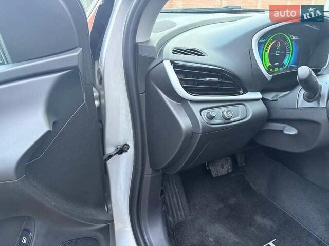 Серый Шевроле Вольт, объемом двигателя 1.5 л и пробегом 116 тыс. км за 16777 $, фото 34 на Automoto.ua