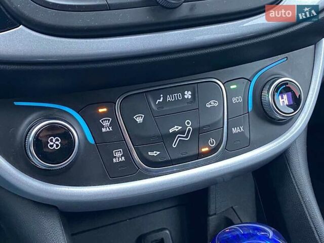 Сірий Шевроле Вольт, об'ємом двигуна 1.5 л та пробігом 62 тис. км за 15990 $, фото 17 на Automoto.ua