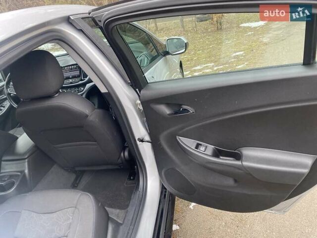 Серый Шевроле Вольт, объемом двигателя 1.5 л и пробегом 116 тыс. км за 16777 $, фото 53 на Automoto.ua