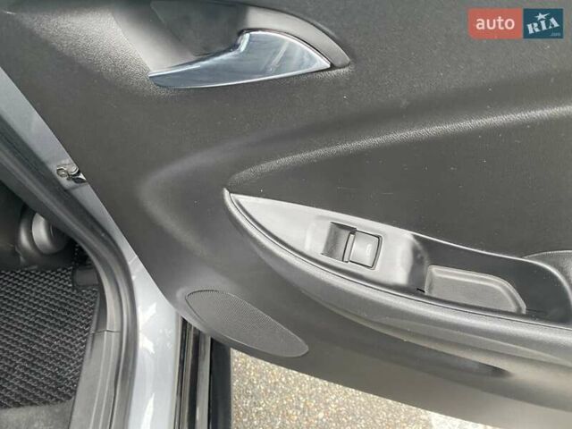 Сірий Шевроле Вольт, об'ємом двигуна 1.5 л та пробігом 94 тис. км за 19200 $, фото 14 на Automoto.ua