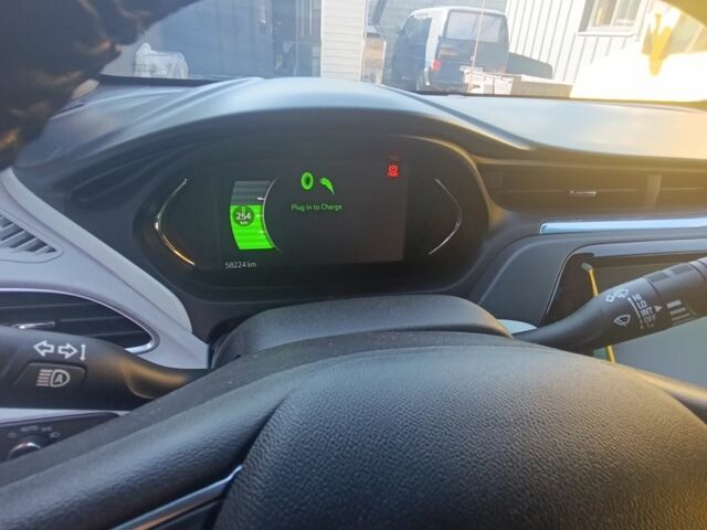 Шевроле Вольт 2019 у Рівному на Automoto.ua Сірий Шевроле Вольт, об'ємом двигуна 0 л та пробігом 58 тис. км за 16200 $, фото 3 на Automoto.ua