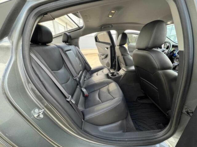 Сірий Шевроле Вольт, об'ємом двигуна 1.5 л та пробігом 72 тис. км за 11100 $, фото 10 на Automoto.ua