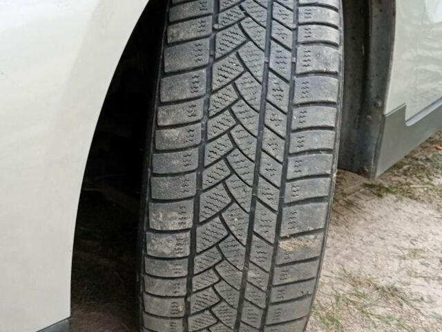 Сірий Шевроле Вольт, об'ємом двигуна 1.4 л та пробігом 152 тис. км за 9700 $, фото 2 на Automoto.ua